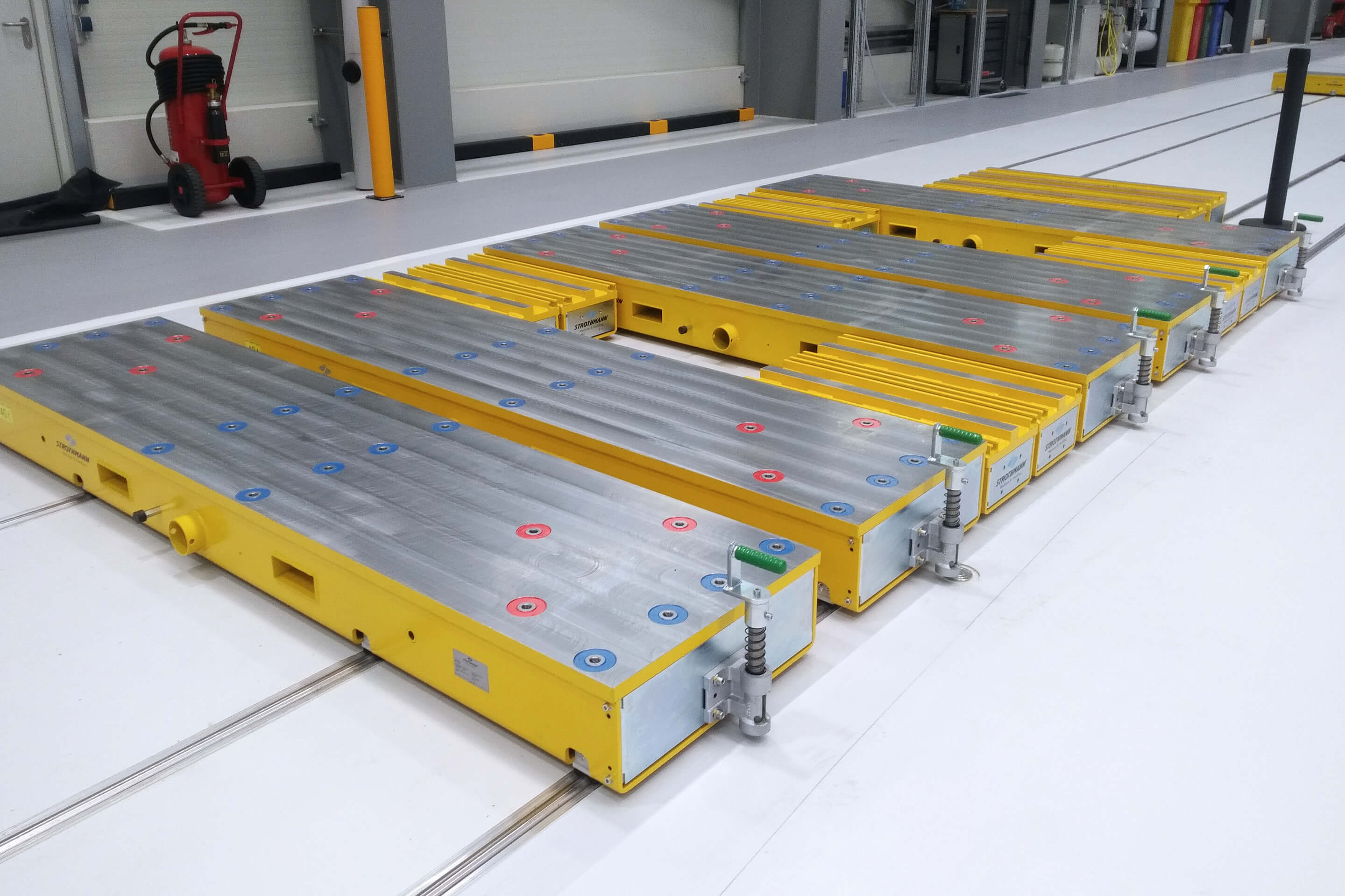 Manueller Transport: Produktion Wellpappenanlagen